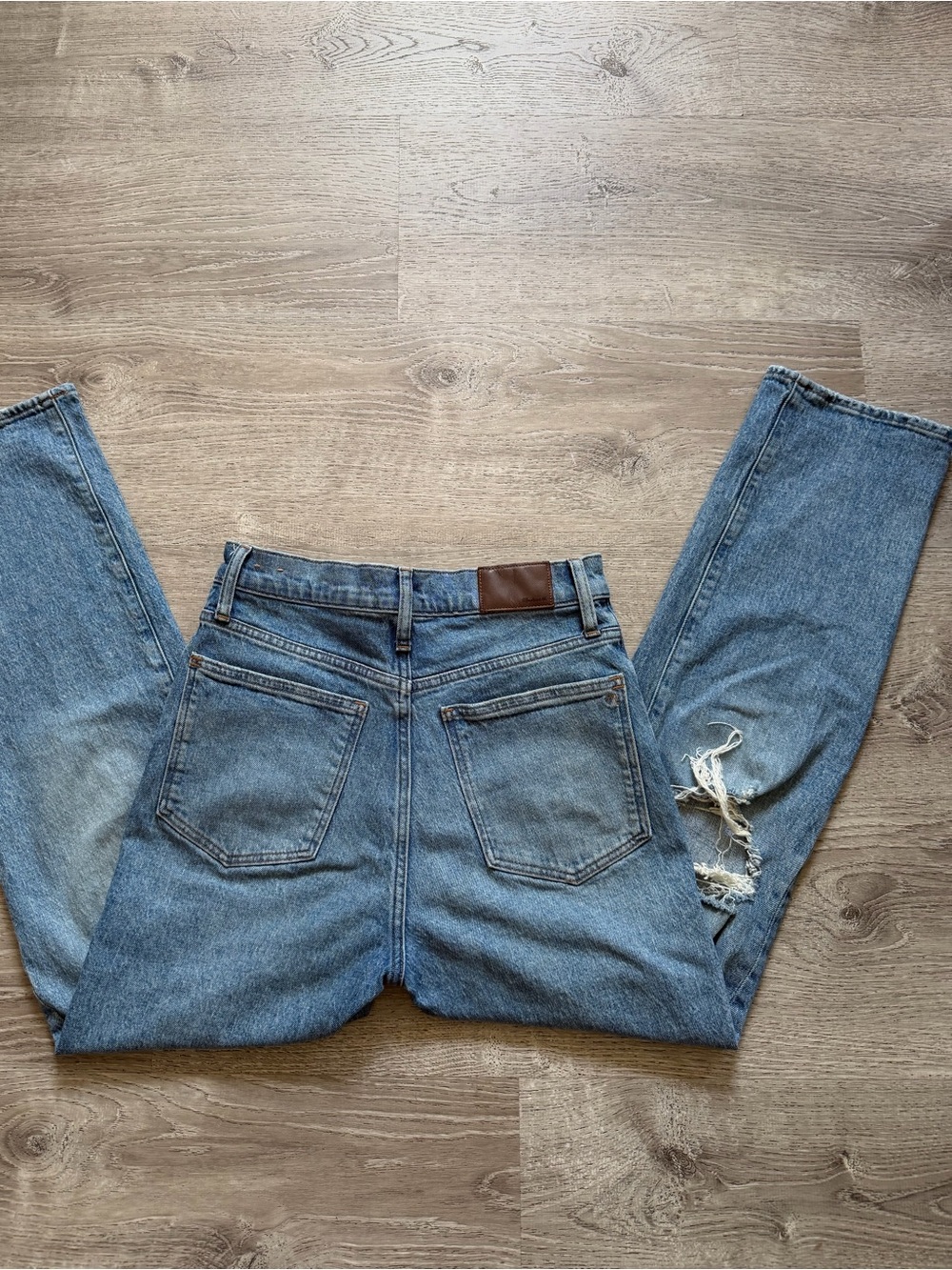 "The perfect vintage" Madewell blue denim jeans